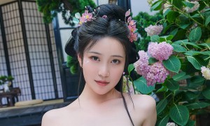 Nude Chinese costume girl