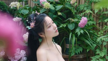 nude-chinese-costume-girl-10.jpeg